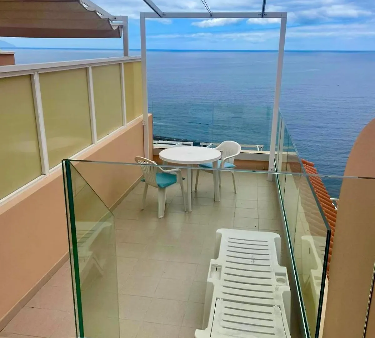 Oceanfront Apartment In Los Gigantes, Buenavista Park Santiago del Teide